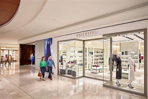 louis vuitton atlanta saks phipps plaza|phipps plaza saks.